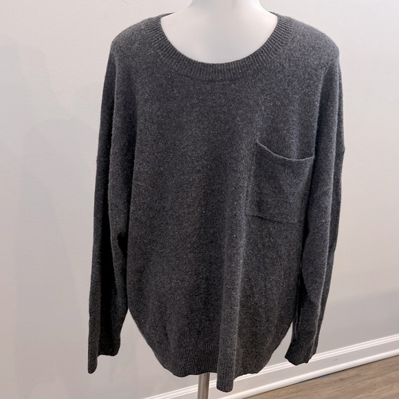 Banana Republic Cashmere Medium Men’s Charcoal Gray Sweater - Picture 1 of 9